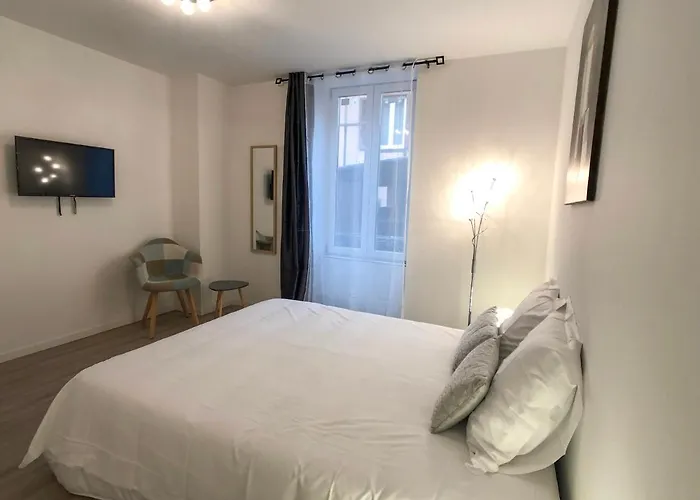 Deluxe Design - City Center Cosy Apartments